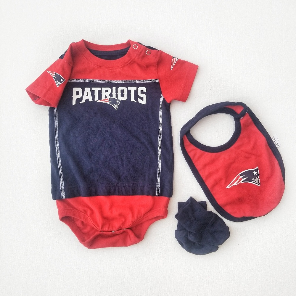 NFL Patriots Onesie Bib and Booties Set 18M